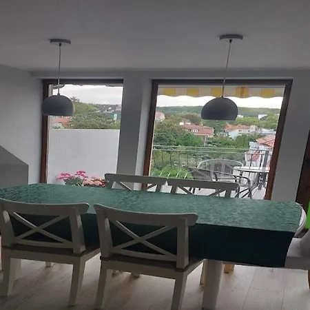 In Near Monte Cassino Street アパート