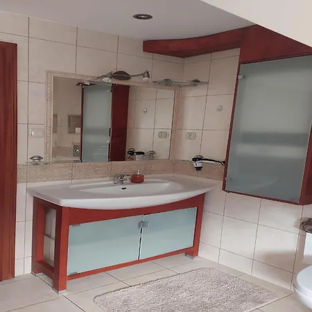 In Near Monte Cassino Street Apartman