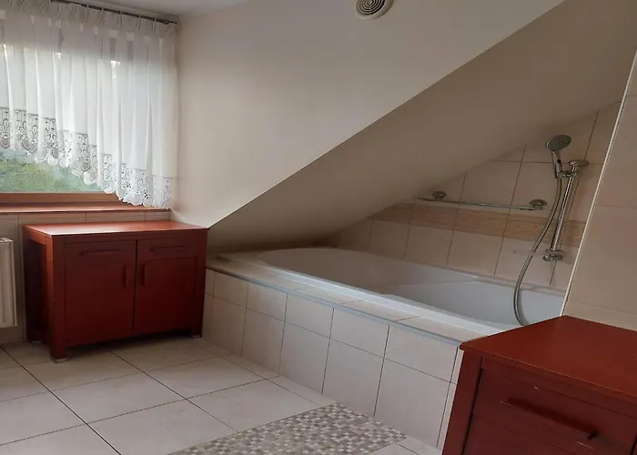 In Near Monte Cassino Street